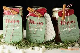 30 affordable mason jar gifts that you
