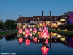 rhs wisley gardens glow illuminations