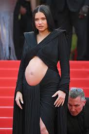 pregnant adriana lima shows off bare