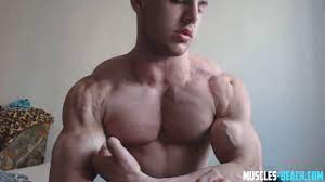 Dan - Hot Ripped Muscle Boy cam show flexing - $9.95 - YouTube