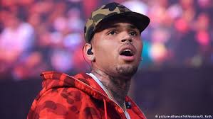 Singer chris brown and ammika harris welcomed their first child together in november and just recently shared the first photos showing the child's face, which the singer says resembles his. Polizei Nimmt Us Rapper Chris Brown Nach Hilferuf Einer Frau Fest Aktuell Amerika Dw 31 08 2016