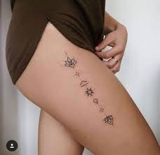 Segundo a lenda chinesa, a carpa era um pei. Tatuagem Feminina Delicada 85 Inspiracoes De Desenhos E Regioes Para Tatuar
