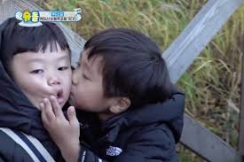 Click the caption button to activate subtitle! Si An And Seungjae Continue Their Adorable Bromance On The Return Of Superman Superman Kids Superman Baby Superman