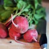 Can you eat white beets raw?
