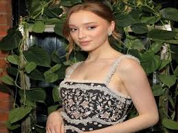 Phoebe dynevor is a british actress born in manchester, england in 1995. Bridgerton Actor Phoebe Dynevor Opens Up About Second Season S Plot