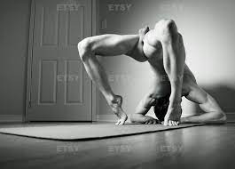Nackte männer nude yoga