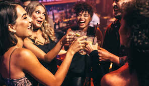 First Time Clubbing Tips & Truths for Party Girls (Do's and Dont's)