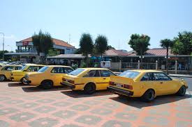 retro car thailand bangkok yellow gang