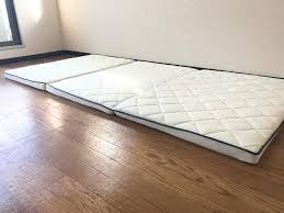 どうも 1年でマットレスを3回買い換えたしぶです sibu 先日アイリスオーヤマの エアリーマットレス を購入しました ミニマリストのマットレス エアリーマットレス そんなイメージを持っている方も多いのではないでしょうか 実際 検索エンジンに エアリ