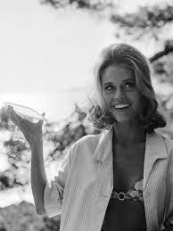 A Young Jane Fonda In 15 Free-Spirited ...