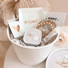 day gift basket ideas to give mom
