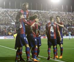 ¡buenas tardes y bienvenidos a la retransmisión, en vivo y en directo online, del levante vs barcelona ! Levante Stun Barcelona In Nine Goal Epic To End Unbeaten Run As Com