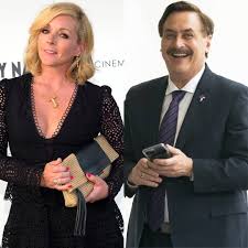 My pillow ceo mike lindell admits in a powerful new video to having a steamy affair with 30 rock actress jane krakowski. Mike Lindell Files 75 000 Lawsuit Over Jane Krakowski Affair Report E Online Ca