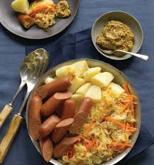 knockwurst with sauer and potatoes