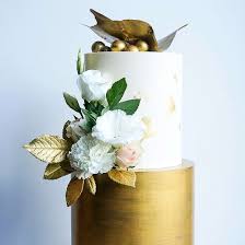 cake design with edible gold