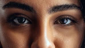 asymmetrical eyes causes treatments