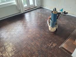 refinishing parquet flooring re