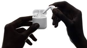 Apple said to be working on wireless earbuds for the iphone 7. Apple Kills The Headphone Jack Launches Mediocre Wireless Earbuds And Calls It Courage Extremetech