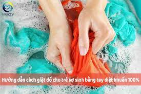 Hướng dẫn cách giặt đồ cho trẻ sơ sinh bằng tay diệt khuẩn 100% - Hệ Thống  Giặt Là Cao Cấp EZ Laundry