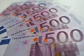Entweder werden die scheine nicht mehr nachgedruckt und nach und nach von den banken eingezogen. 500 Euro Scheine Die Banknote Ist Immer Noch Beliebt