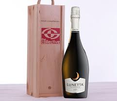 prosecco gift box with pany logo