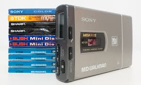 The mdlink digital input enables to copy the contents of a cd easily. Altertumer Minidisc In Seinem Naturlichen Lebensraum