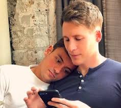 Daley won his first olympic medal in tokyo, and black. Dlisted Tom Daley And Dustin Lance Black Are Daddies