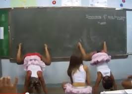 Pagina dedicada para as meninas enviarem seus vídeos dançando funk. Video De Alunas Dancando Funk Em Sala Gera Repercussao Na Internet Como Trabalho Escolar Painel Politico
