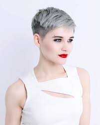 Regardless of whether it's a pixie with bunches of long layers or wavy any dull cut at the jawline will emphasize the roundness, so going somewhat longer is perfect. Very Short Pixie Cut For Round Face Novocom Top