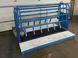 farrowing crates feeders for