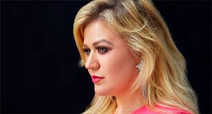Kelly clarkson, new studio album and tour in 2021? Kelly Clarkson Postpones Vegas Residency To 2021 The Music Universe