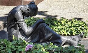 Resultado de imagen de escultura  de  dama  cementerio