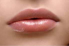 Image result for maquillaje permanente en los labios