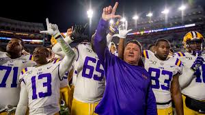 Compare college football odds, lines and point spreads from vegas style sports books daily. Behind The Scenes As Vegas Bookmakers Open College Football Playoff Odds Clemson Lsu Take Early Action The Action Network