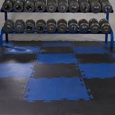 interlocking rubber gym floor tiles at