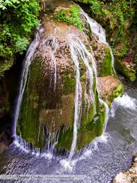 Cascada bigăr se afla la 83 de kilometri distanta de orșova dacă ajungeți în zona parcului natural cheile nerei beuşnita, pe lângă frumusețea cascadei bigăr mai aveți posibilitatea de a vizita. Cascada Bigar Cheile Nerei Beusnita Cascade Aventura In Romania