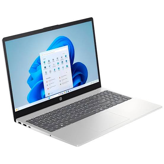 HP 15-FC0027CA AMD Ryzen 7 7730 16GB SSD 512GB 15.6” FullHD Win11