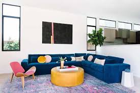 Evinizde modern tarza sahip dekoratif ürünlere ve gri duvarlar ile sarı, yeşil, mor, mavi mobilyalar kullanılabilir. Oturma Odasi Boya Mobilya Dekorasyon Renkleri Ve Renk Uyumlari