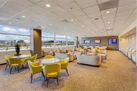 Rewards Canadas Guide To Business Class Lounge Access