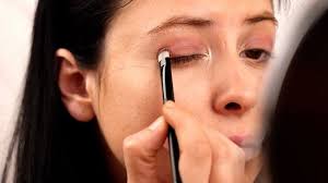 apply eye makeup for deep set eyes