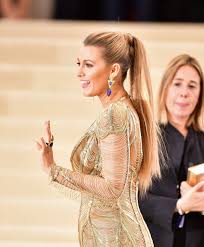 Actress blake lively has been a red carpet staple since she appeared in the film the sisterhood of the. Blake Lively S Hair Color This Is The 1 Hair Color Trend Blake Lively Always Follows And It S Genius Popsugar Beauty Photo 13