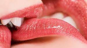 pionate kiss lips wallpaper