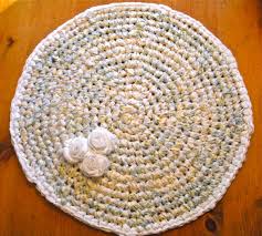 how to make an upcycled crochet rug