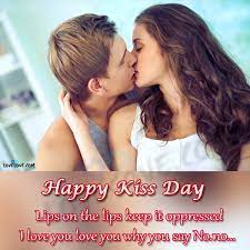 happy kiss day status es kiss
