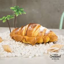 o melhor croissant da minha rua almada