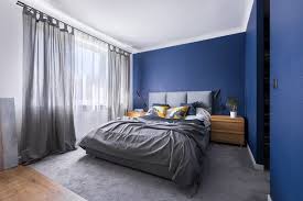 what color floor goes with blue walls