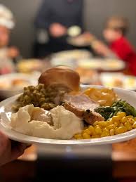 Serves 8 farmhouse feast : 6 Easy Tips For A Stress Free Thanksgiving Featuring The Bob Evans Farmhouse Feast