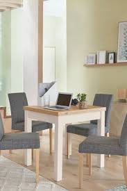 6 Seater Extending Dining Table