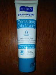 Jika dibandingkan dengan losyen untuk kulit bayi kering, suu balm tidak melekit dan mengandungi menthol yang mampu mengurangkan kegatalan kulit. Rosken Skin Repair Cream Dry Skin Reviews