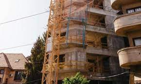 Un bloc din București, înălțat ilegal cu 5 etaje. Cine este în spatele dezastrului imobiliar – Infofinanciar
